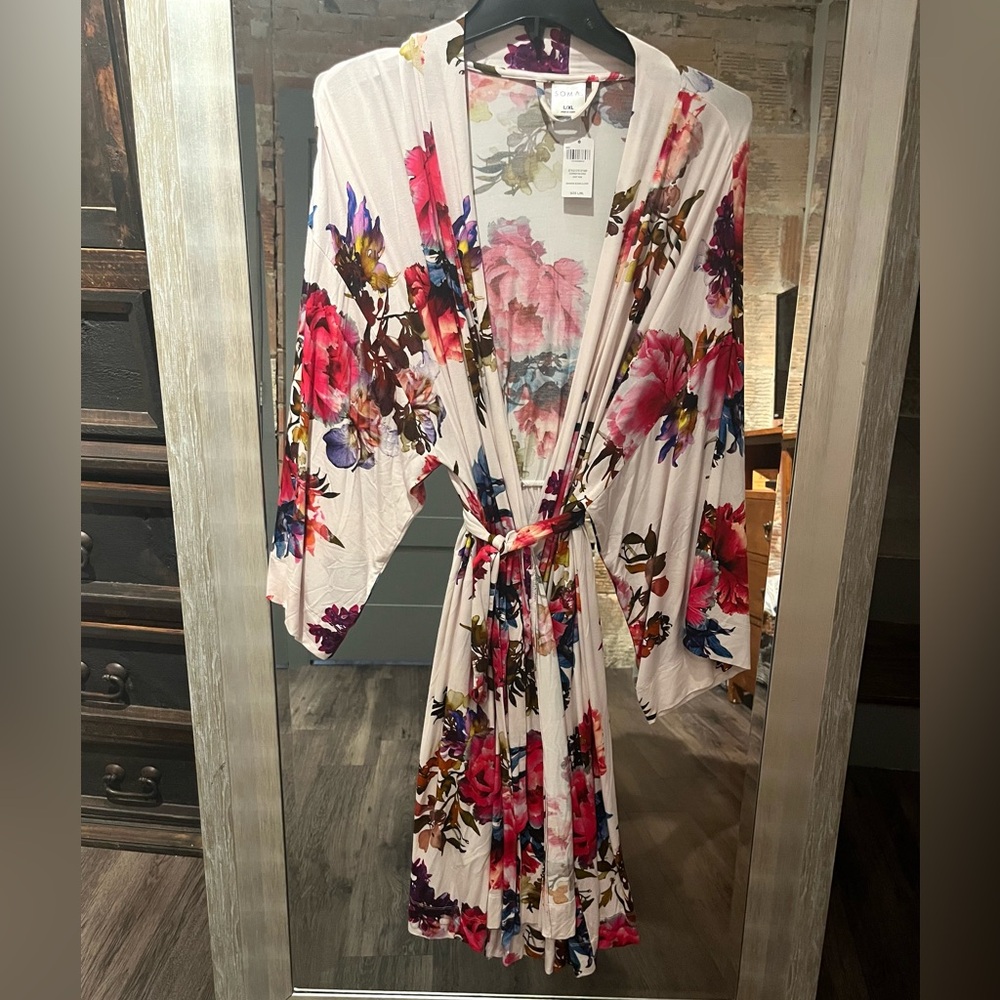 Stunning Soma Cool Nights Floral Robe with Multicolor Blooms NWT